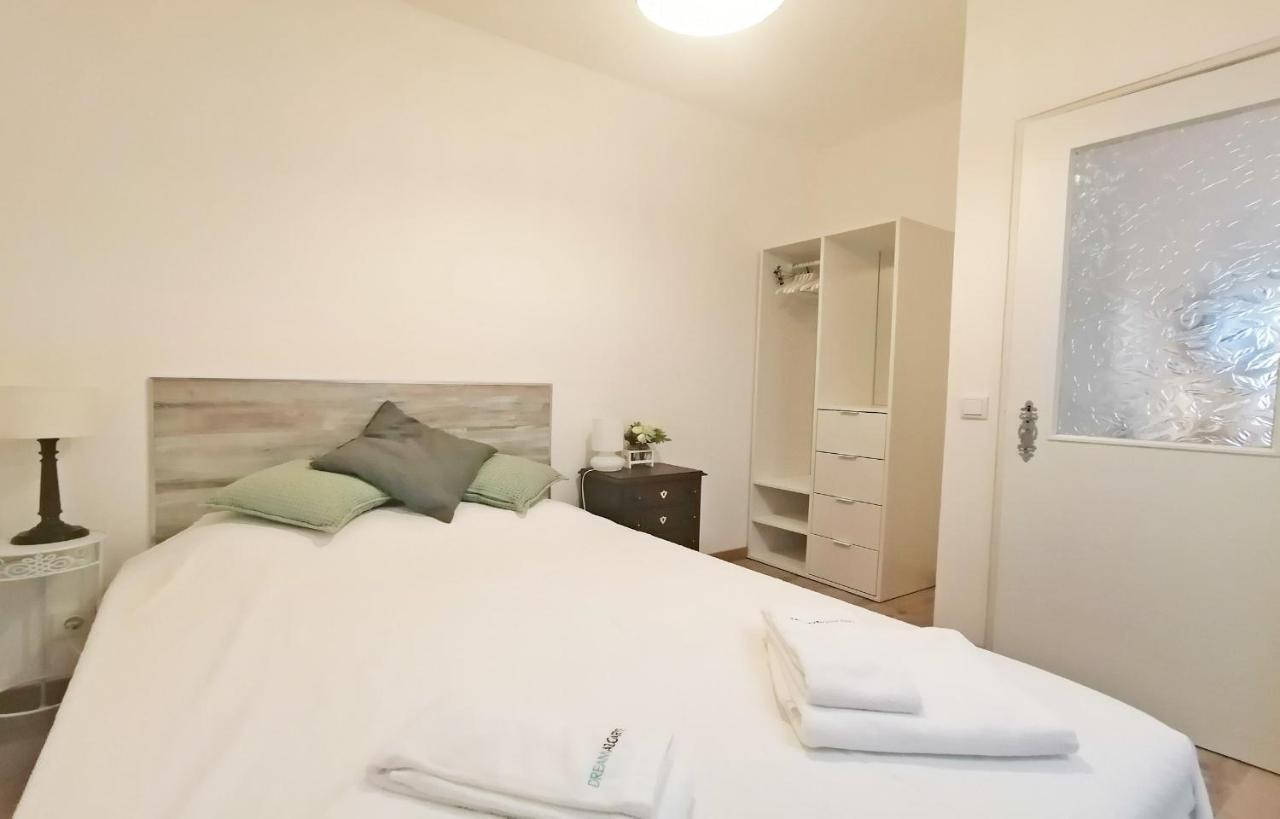 A41 - Olive Tree Street 1 Bed Flat Apartment Лагос Екстериор снимка